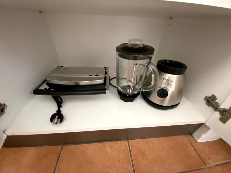 Apartment Location, Location! Walk To Anywhere!