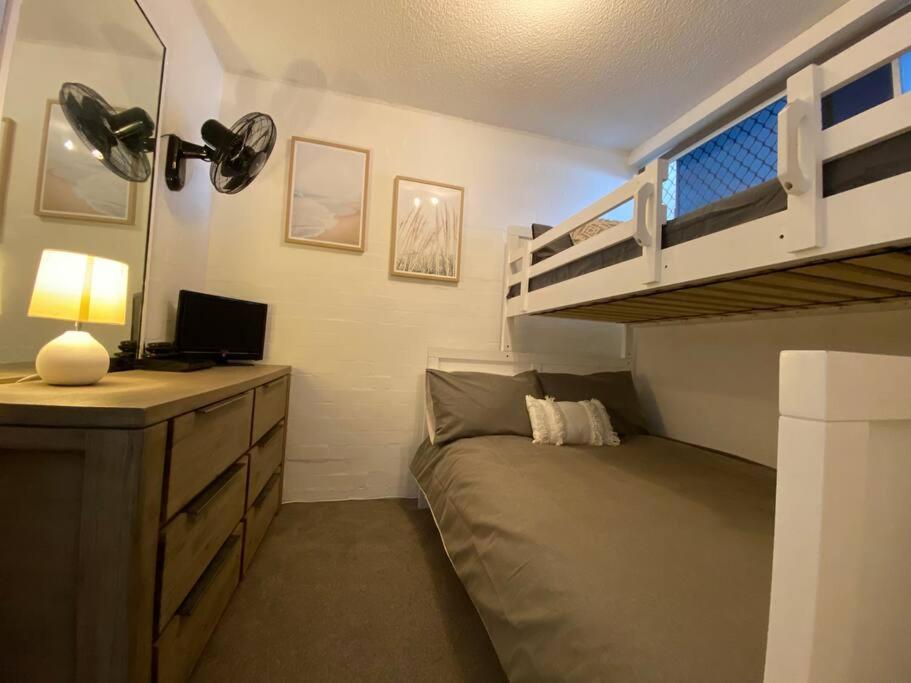 Apartment Location, Location! Walk To Anywhere! Gold Coast