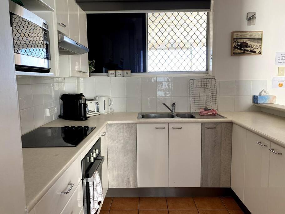 Apartment Location, Location! Walk To Anywhere!