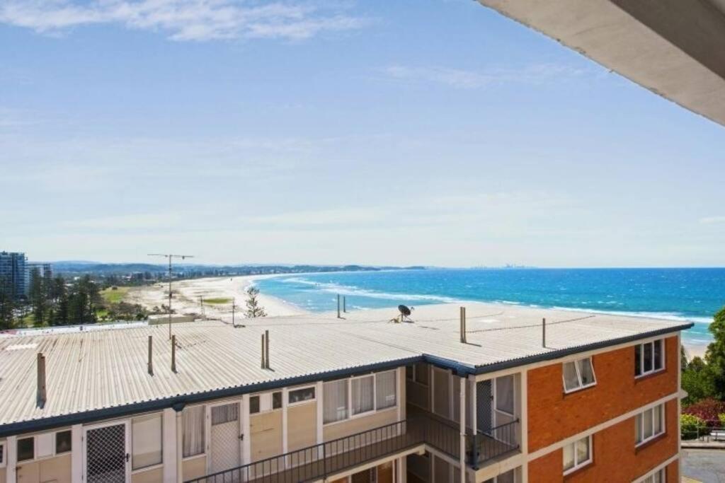 Apartment Location, Location! Walk To Anywhere!